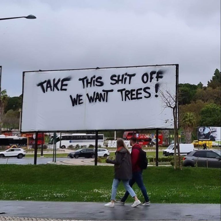 TÉMA: Praha se nadechuje. Bude proti ilegálním billboardům úspěšná?