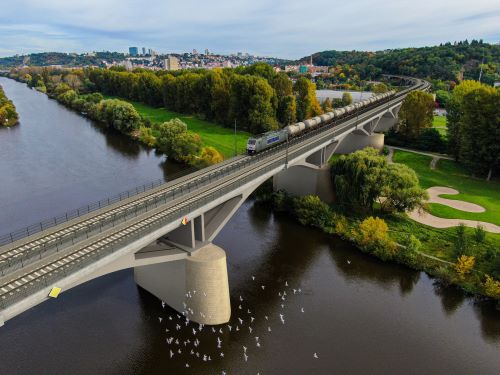 Začala rekonstrukce „Mostu inteligence“. Pomůže mostu pod Výtoní