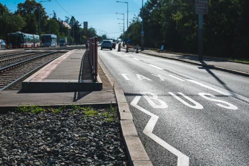 Bus pruhy budou také pro skútry a motorky