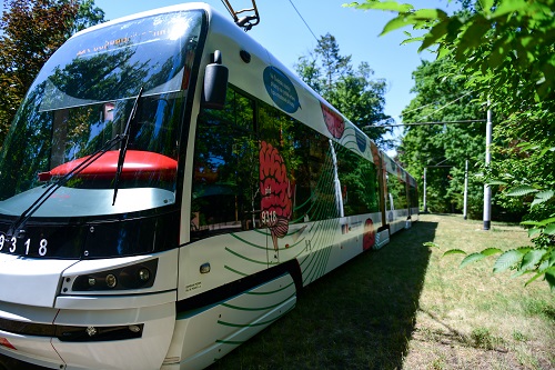 Srdce, mozek a plíce na Eurotramvaji. Připomíná důležitost ČR a Prahy