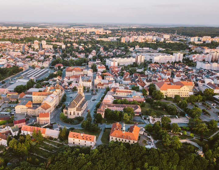 Města kolem Prahy zažívají boom. Nahoru půjde Kladno