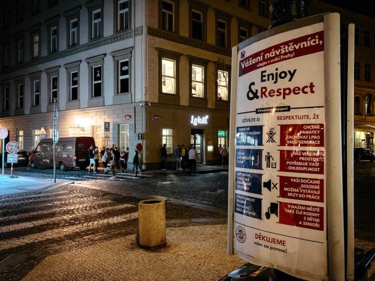 Enjoy Respect Prague! Město chce udržet turisty na uzdě