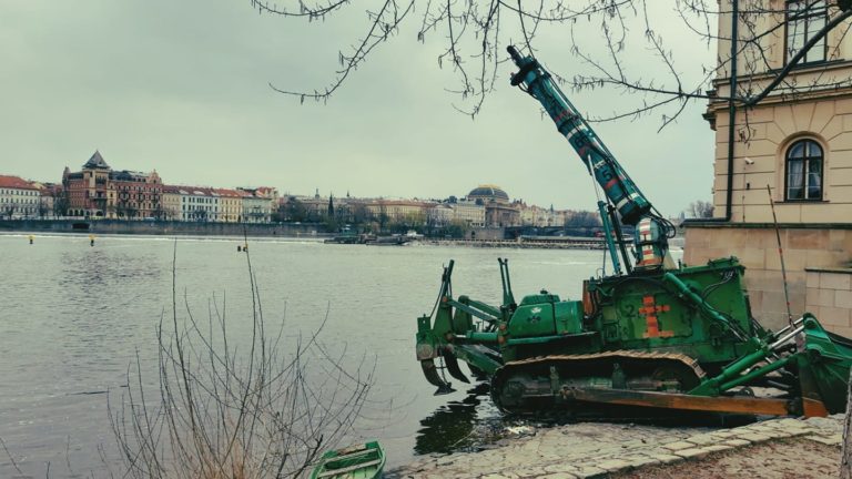 Staroměstský jez, jedna z nejstarších památek, dostává svou původní tvář