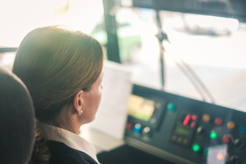 Nové hlasy v tramvajích a autobusech. Lidé navrhují Luďka Sobotu, Felixe Holzmanna nebo Rákosníčka