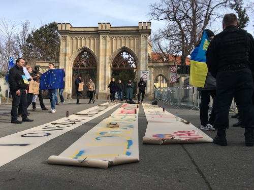 Protest u ruské ambasády